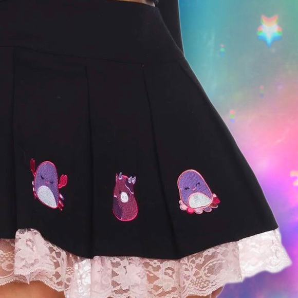 ❗️SOLD❗️💕🐙🦄 Dolls Kill x Squishmallows Gimme A Hug Pleated Skirt - Picture 6 of 9